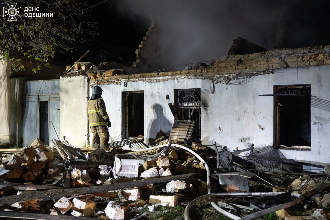 Зруйнований дронами РФ будинок в Одесі