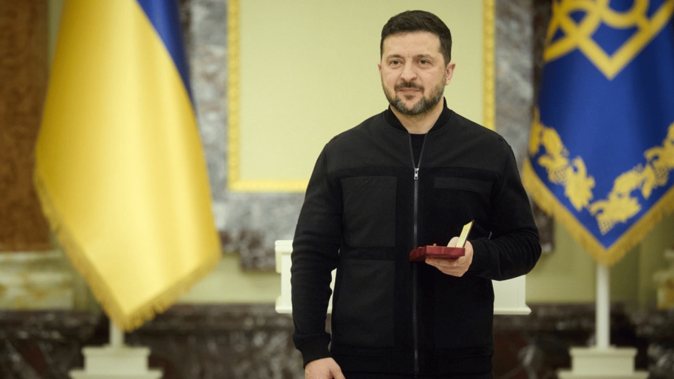 Зеленский наградил представителей крымскотатарского народа