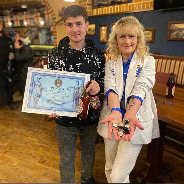 Рекордсмен Алексей Кордиховский и руководитель реестра рекордов Лана Ветрова