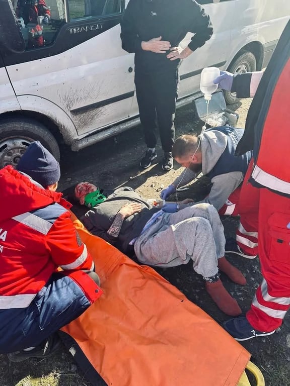 Авто збило дружину військового на Рівненщині