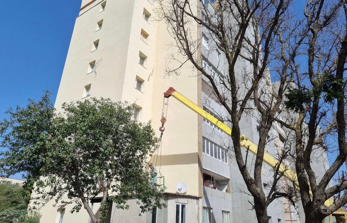 Ремонт багатоповерхівки на Одещині