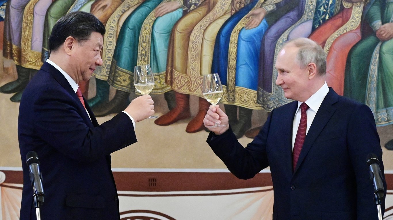 Навіщо Китай заявив про співпрацю з російською армією