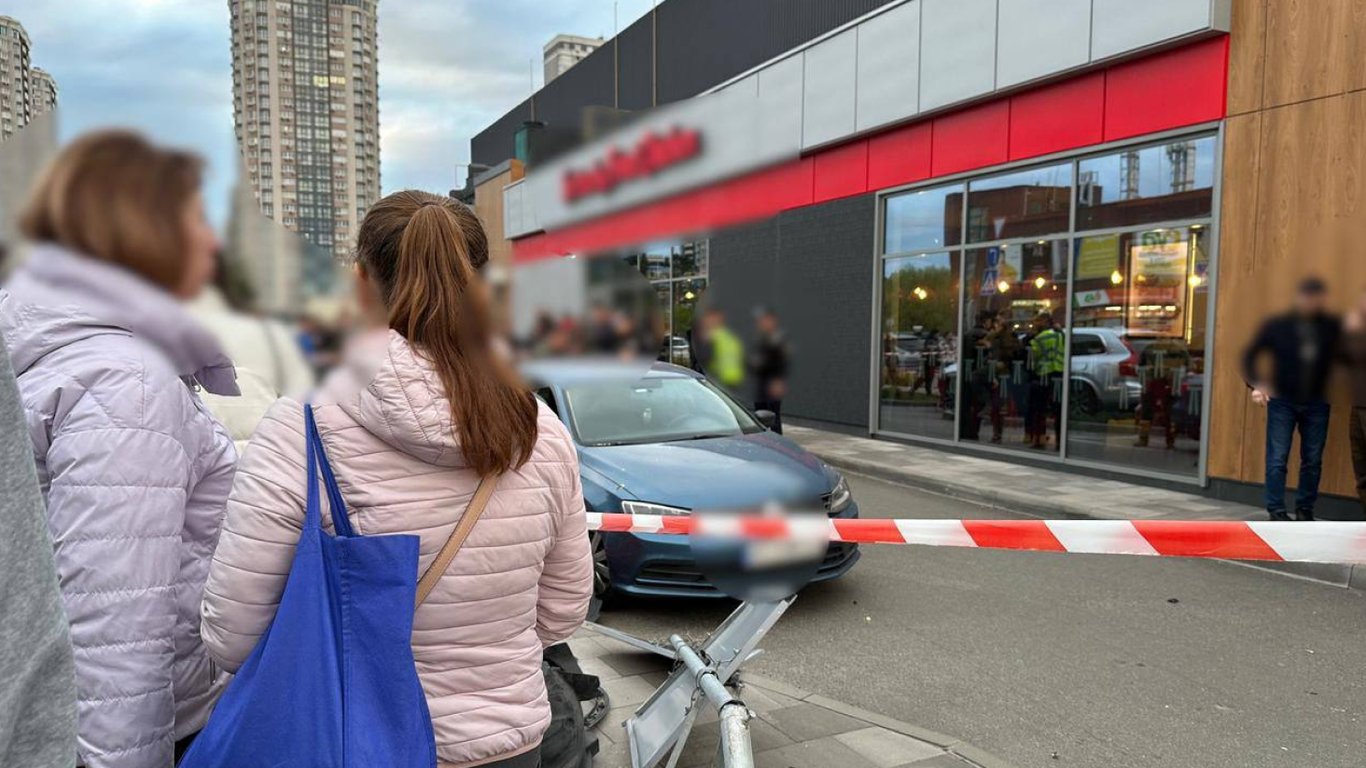 Постраждала дитина — у поліції розповіли деталі ДТП у Броварах - фото 1