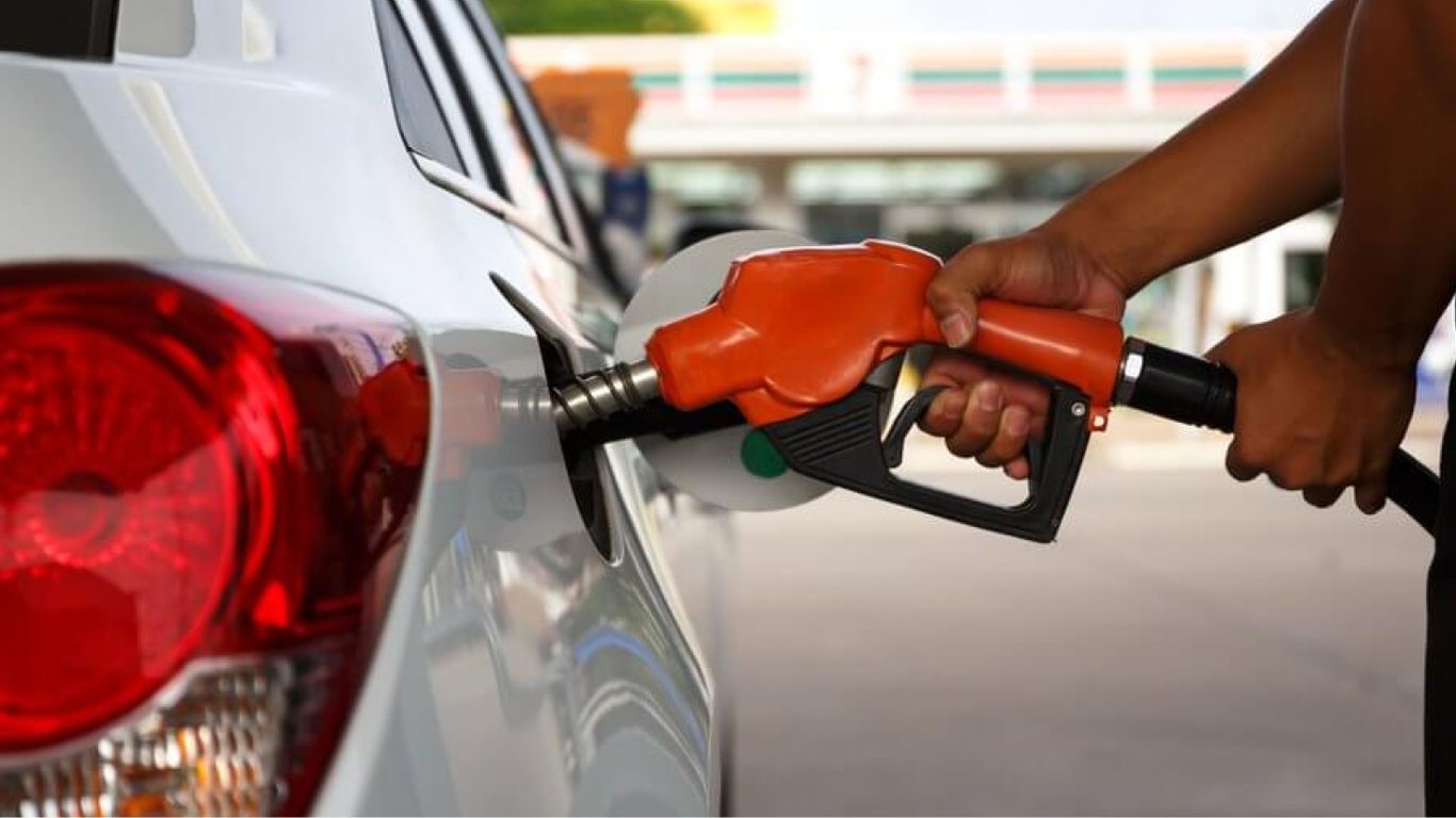 Бензин в Украине 16 августа — АЗС предложили новые цены