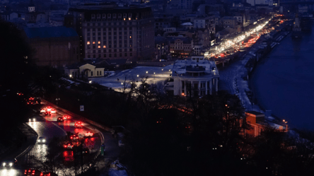 Де вимикатимуть світло завтра — графіки Укренерго - 285x160