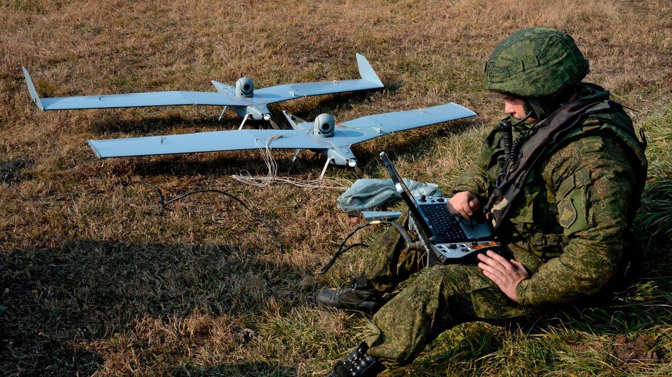 Окупанти на Херсонщині атакували з дрона човен з цивільними: що відомо про постраждалих