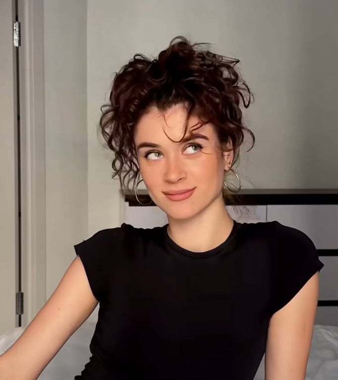 Кучеряве волосся завжди буде привертати уваги