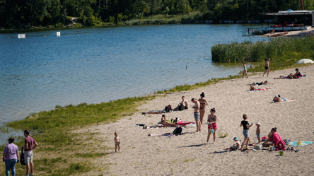 Пляжний сезон відкрито: де в Україні можна купатися - 285x160