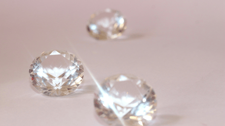 Сколько стоит 1 карат бриллиантов и от чего зависит цена - 285x160