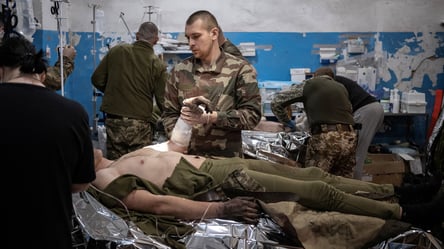 Ілюзії про війну: бойовий медик розповів про порятунок 300-их - 285x160