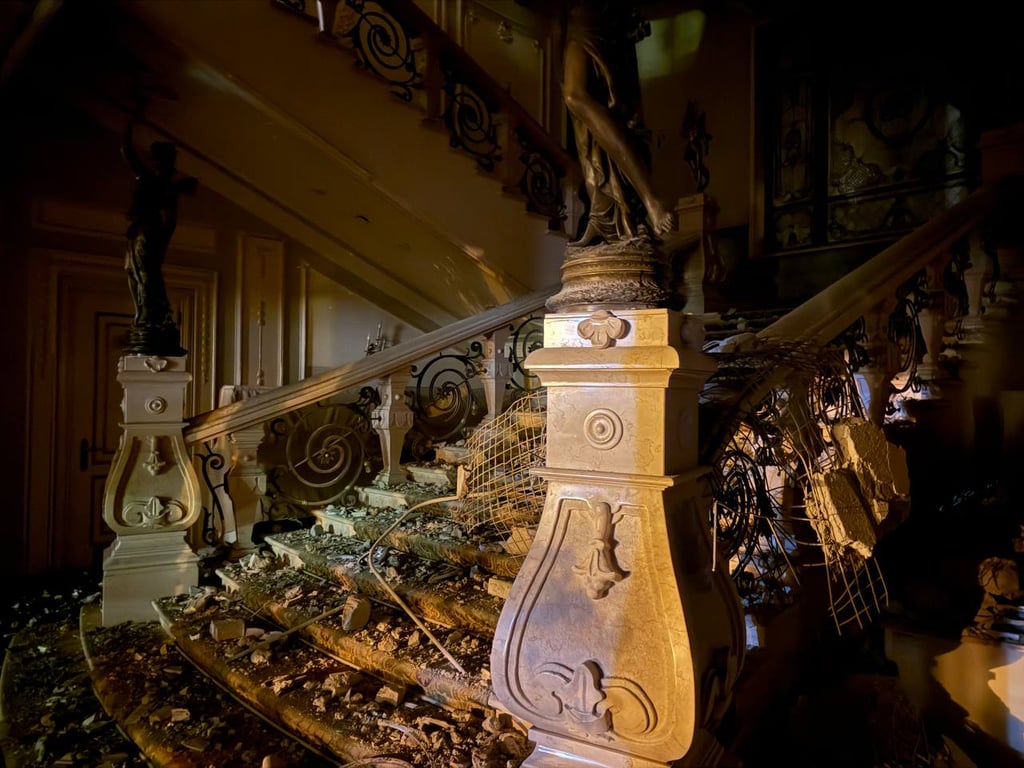 пошкоджені сходи