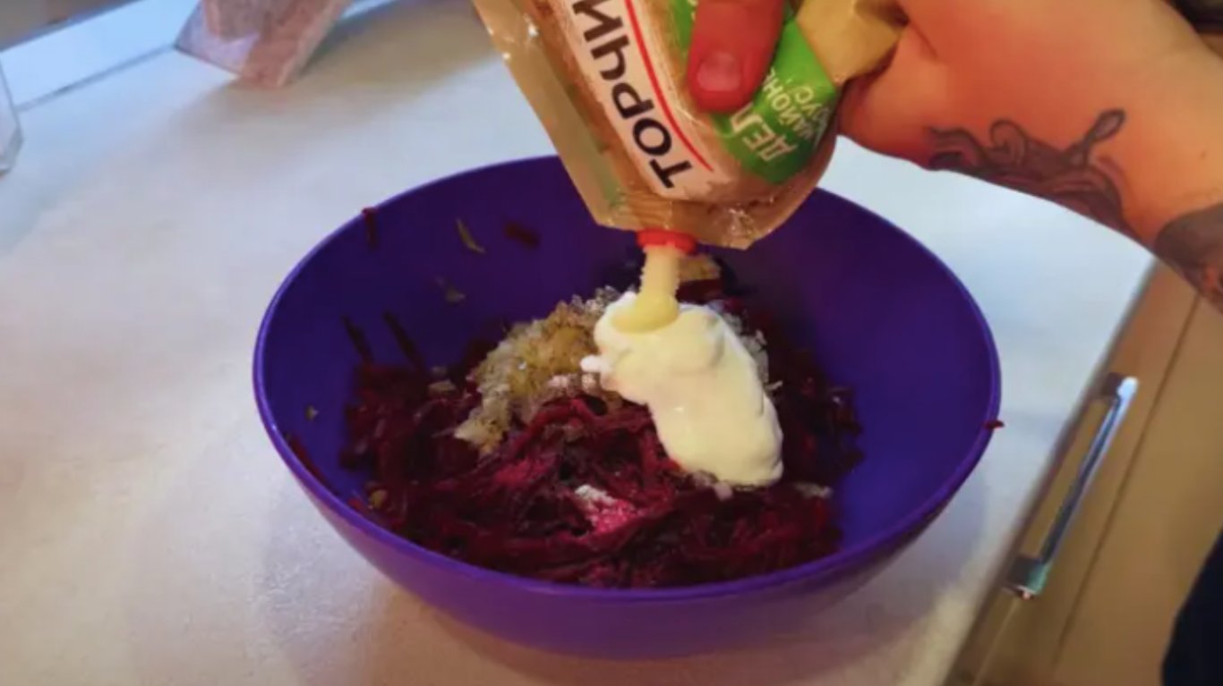 простий рецепт салату з буряком