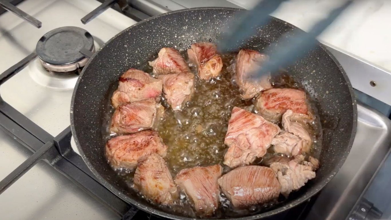 рецепт квасолі з м'ясом у духовці