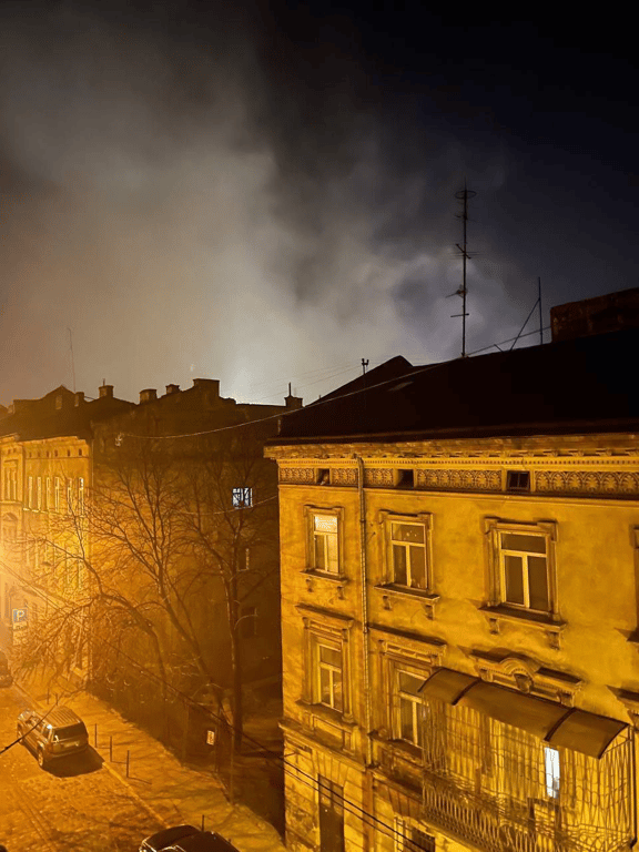 В центре Львова горит ресторан "Реберня"