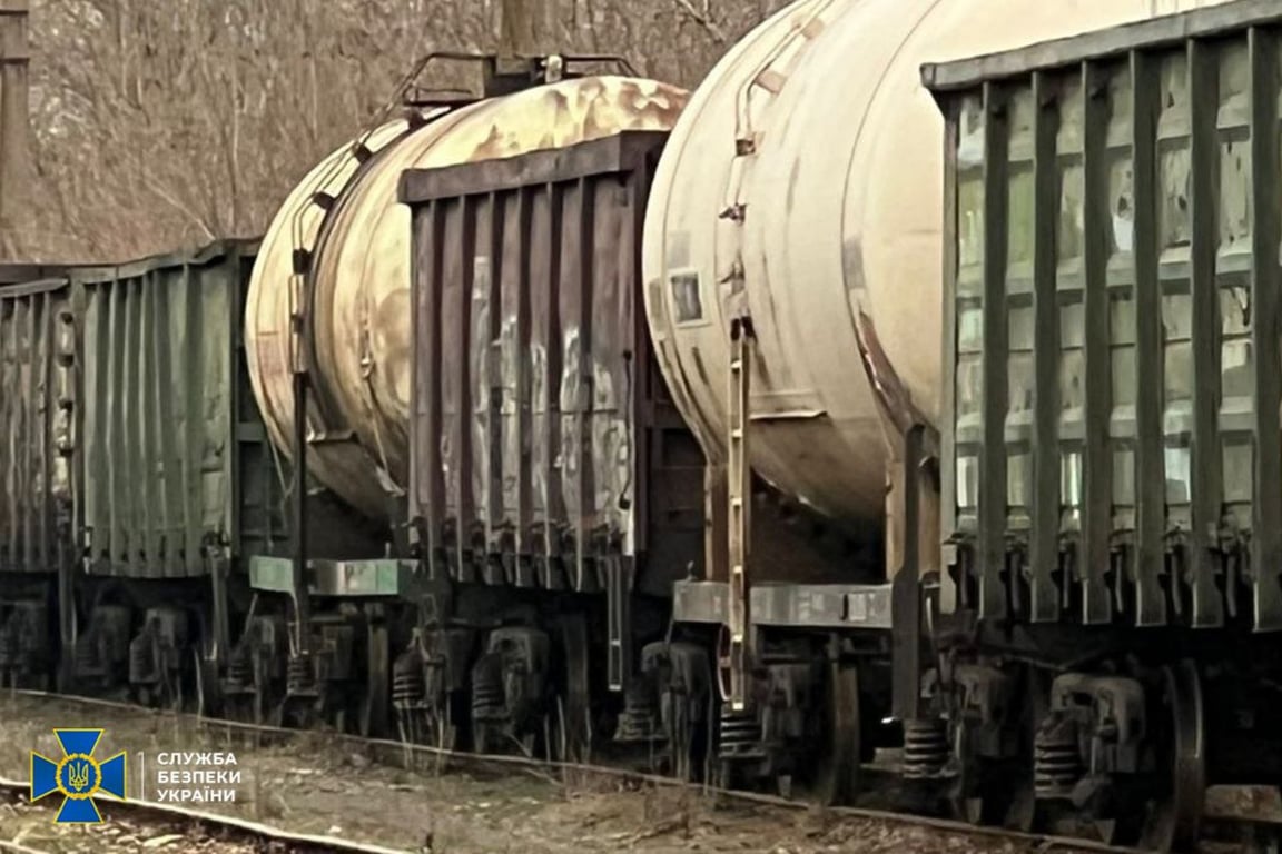 Заклали вибухівку до цистерн з паливом - у Дніпрі затримано чоловіків