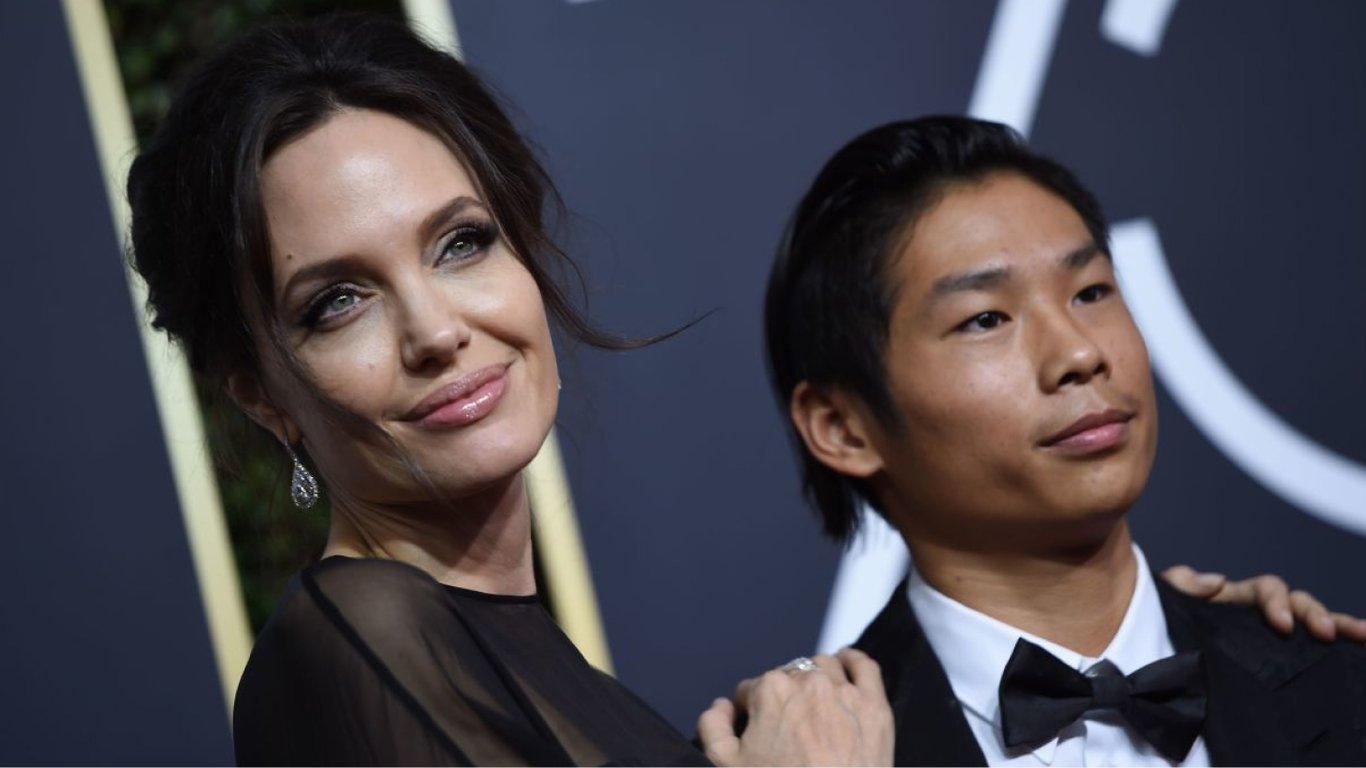 Приемный сын Анджелины Джоли и Брэда Питта стал художником — какой у него псевдоним