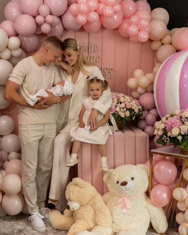 Дружина Зінченка показала перші фото їхньої родини у новому складі - фото 3