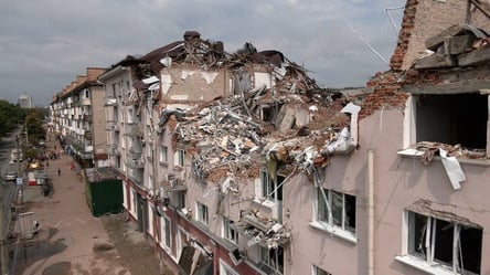 У Чернігові демонтують готель, який зруйнували російські окупанти - 285x160