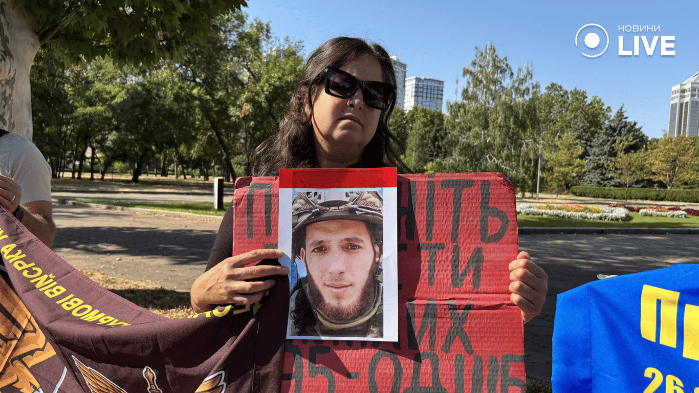 В Одесі знову нагадали про полонених і зниклих воїнів — фото - фото 7