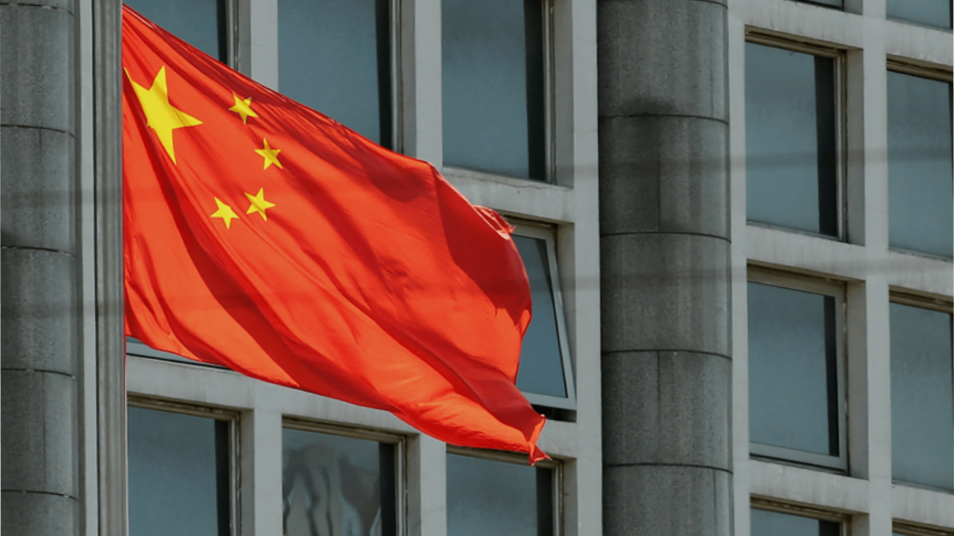 В автомобиле правительства Британии обнаружили китайское устройство слежки