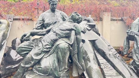 Яка доля радянських пам'ятників, які зносять у Львові — репортаж Новини.LIVE - 285x160