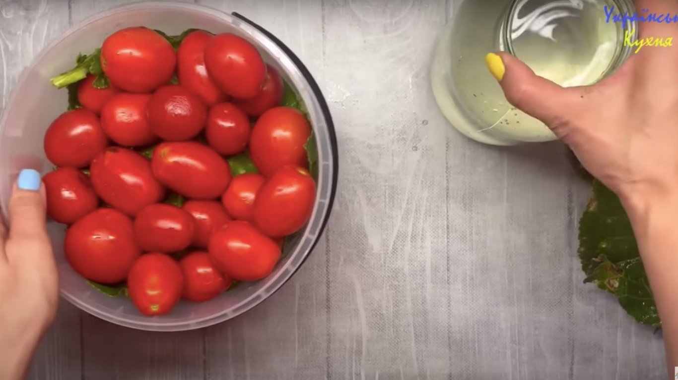рецепт смачних квашених помідорів 