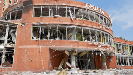 Годовщина удара по Одессе — разрушенный бизнес-центр и McDonald's - 285x160