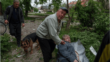 Жители Волчанска массово эвакуируются из города из-за страха повторной оккупации, — СМИ - 290x166