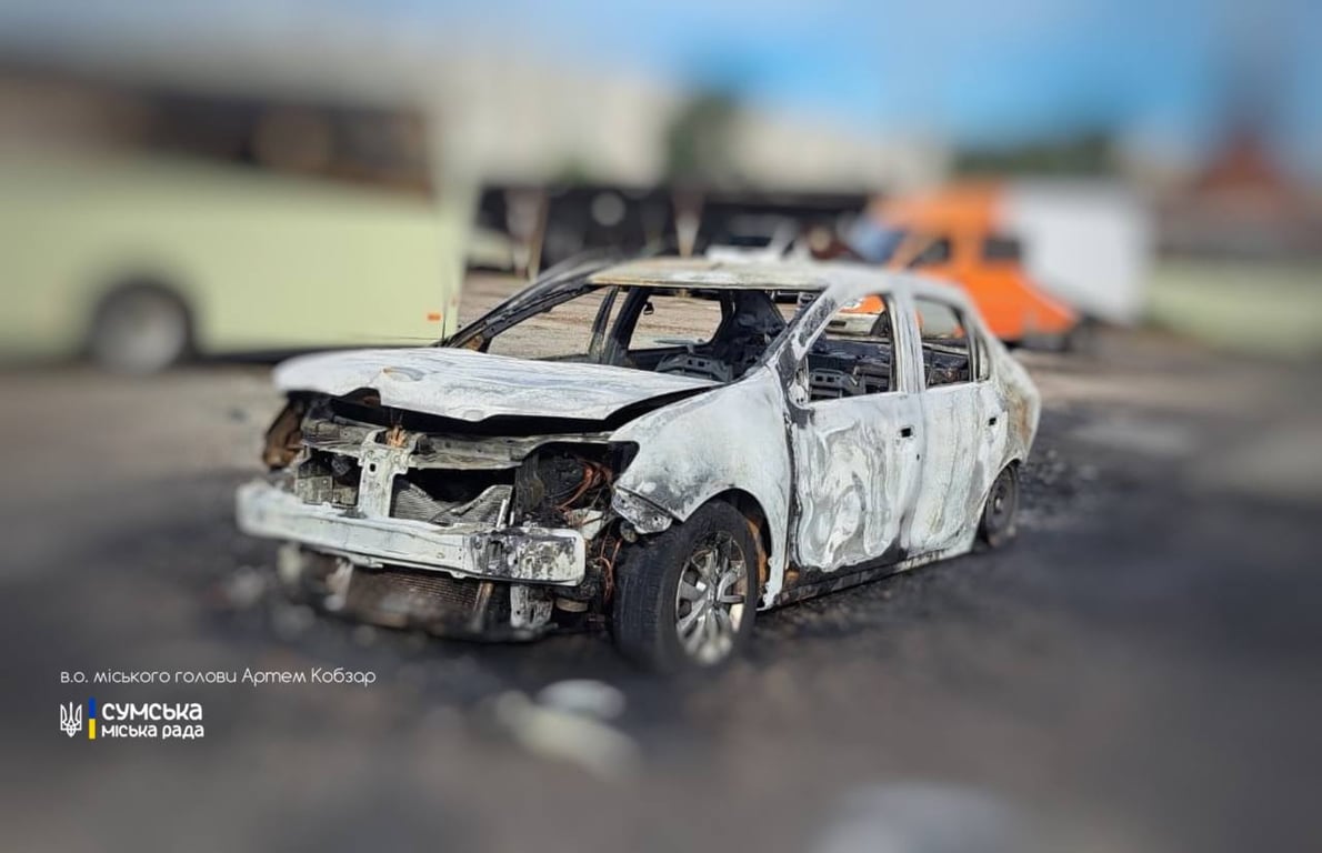 Знищення Росією авто центру соціального обслуговування "Берегиня" на Сумщині 26 червня