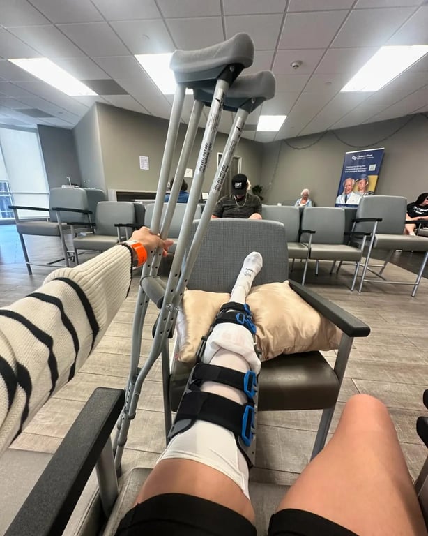 Канадська акторка Ніна Добрев після аварії. Фото: instagram.com/nina