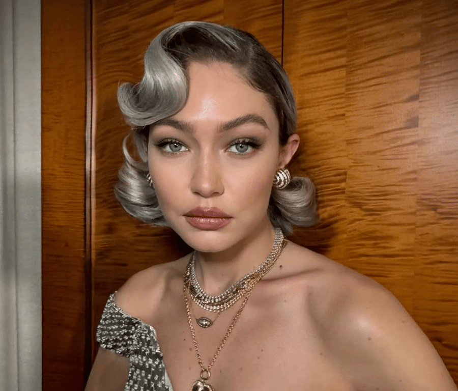 Зачіска відомої моделі, що викликала вау-ефект