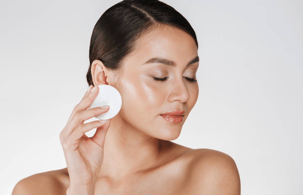 Тонік відіграє важливу роль у догляді за шкірою