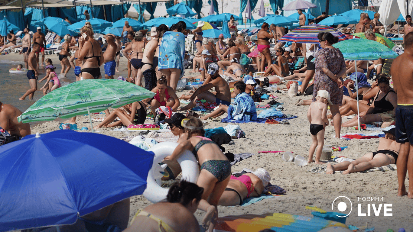 Одеські пляжі відкриті: де можна купатися