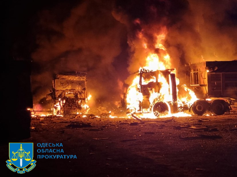 Пожеже внаслідок обстрілу. Фото: Одеська обласна прокуратура