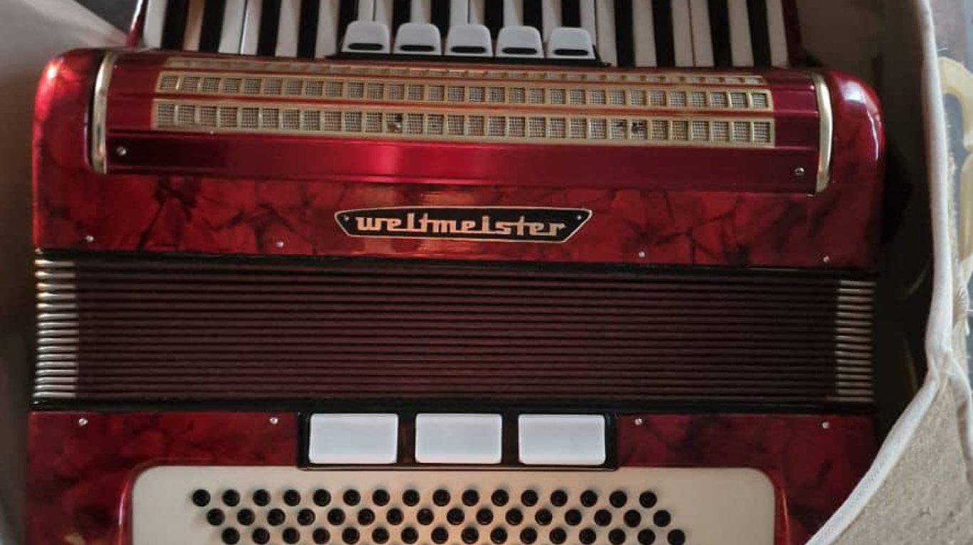 Музей на колесах — одеські митники вилучили цілу колекцію антикваріату - фото 2