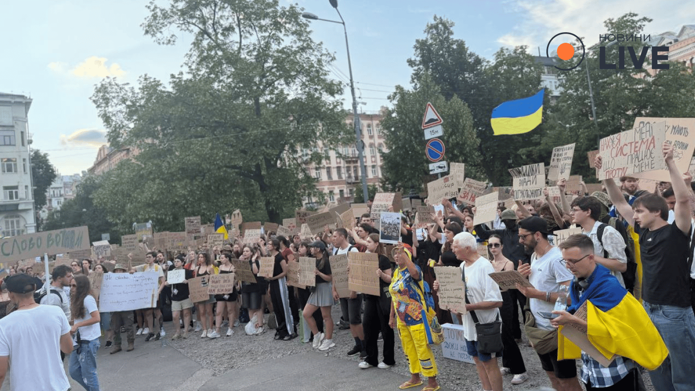 В Киеве пятый день подряд продолжаются протесты из-за отставки Федорова: фоторепортаж - фото 6