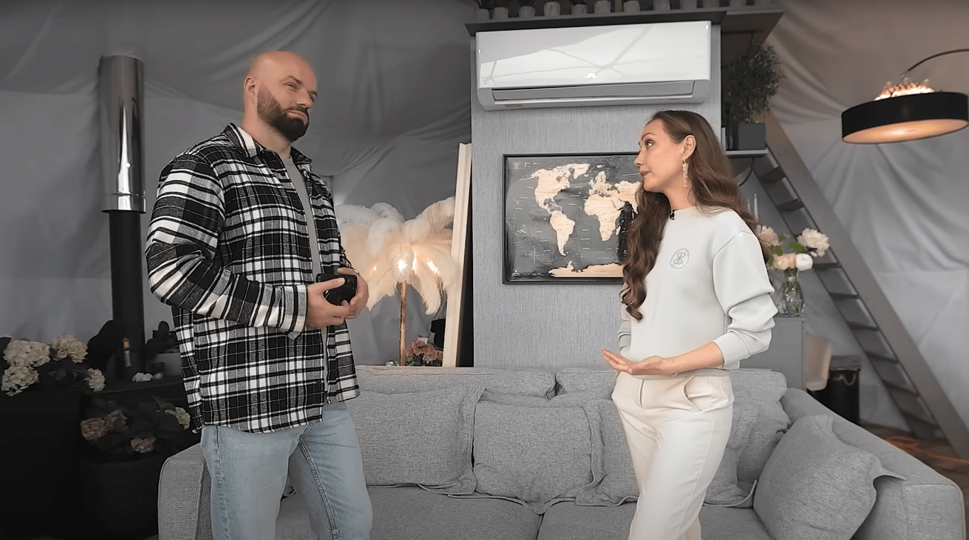 Евгения Власова и Слава Демин на интервью