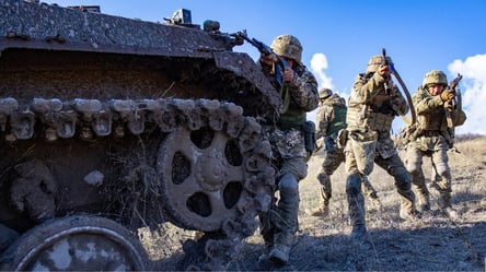 Военный эксперт рассказал, как привлечь больше подготовленных украинцев на фронт - 285x160