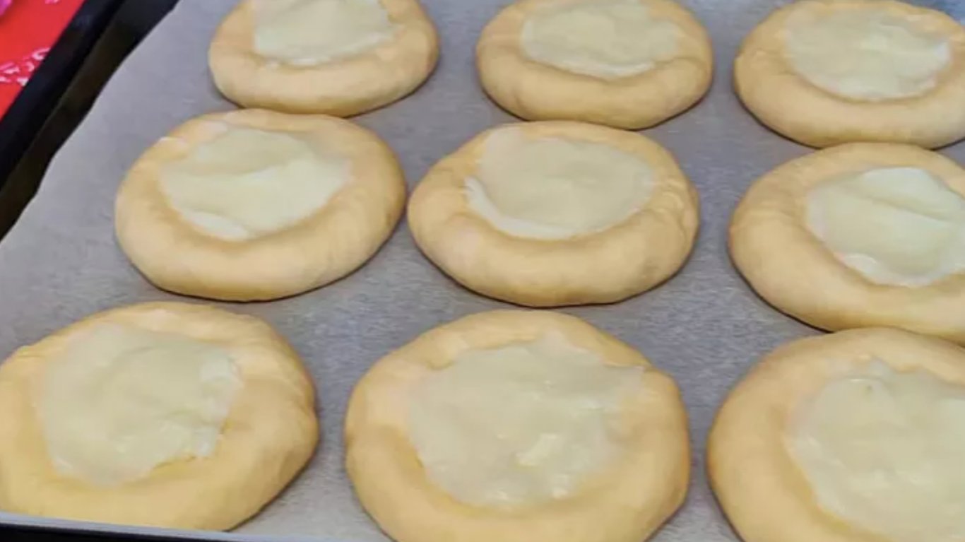 рецепт булочок з кремом