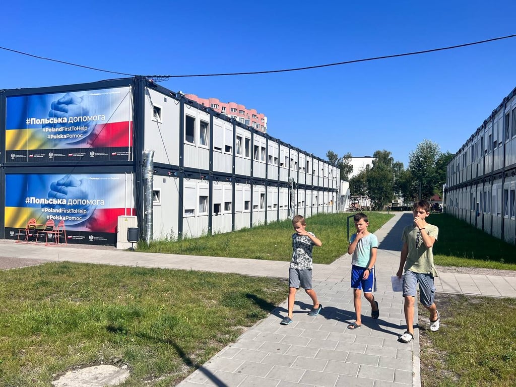 Діти в модульному містечку. Фото: Новини.LIVE