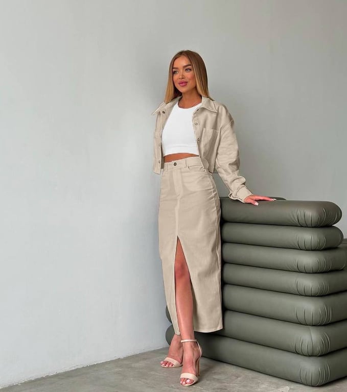 Максі спідниці продовжують мати попит