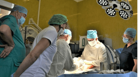 В "Азов" зовут хирургов — предлагают работу за хорошие деньги - 290x160