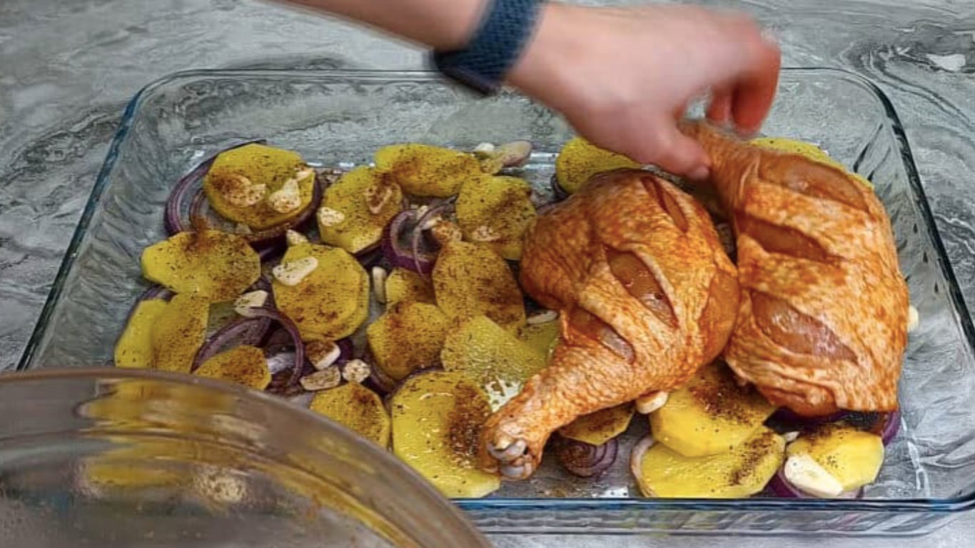 спосіб приготування соковитої курки в духовці