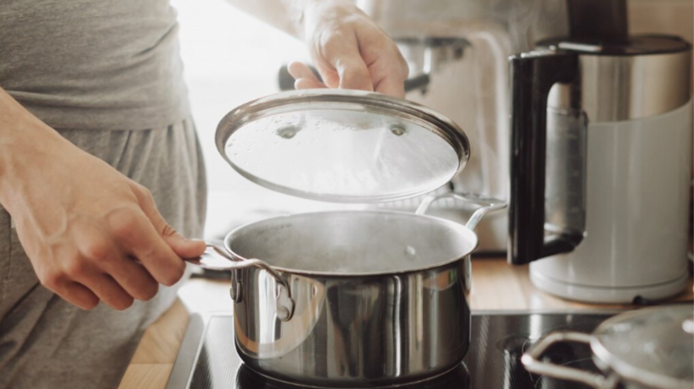 посуд із неіржавної сталі