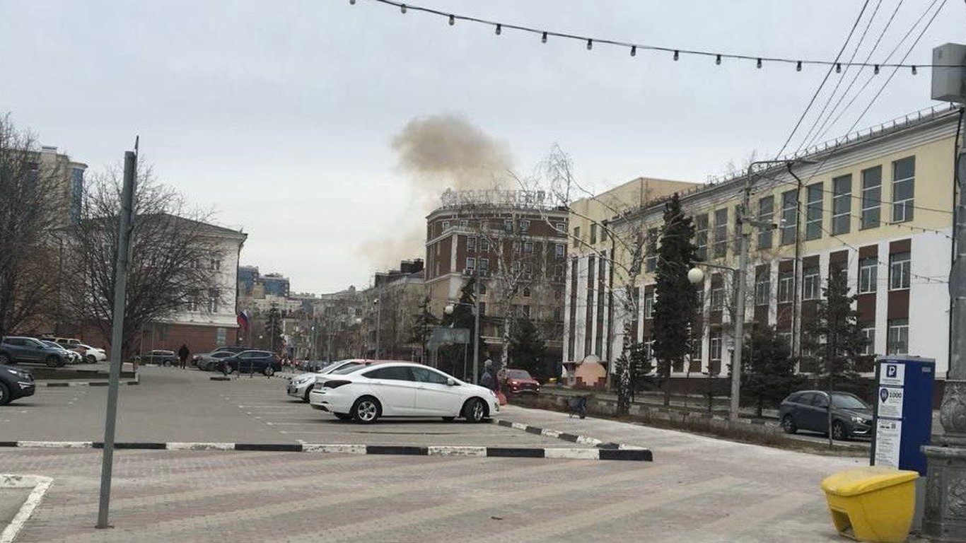 Російський Бєлгород атакують дрони — постраждала будівля ФСБ