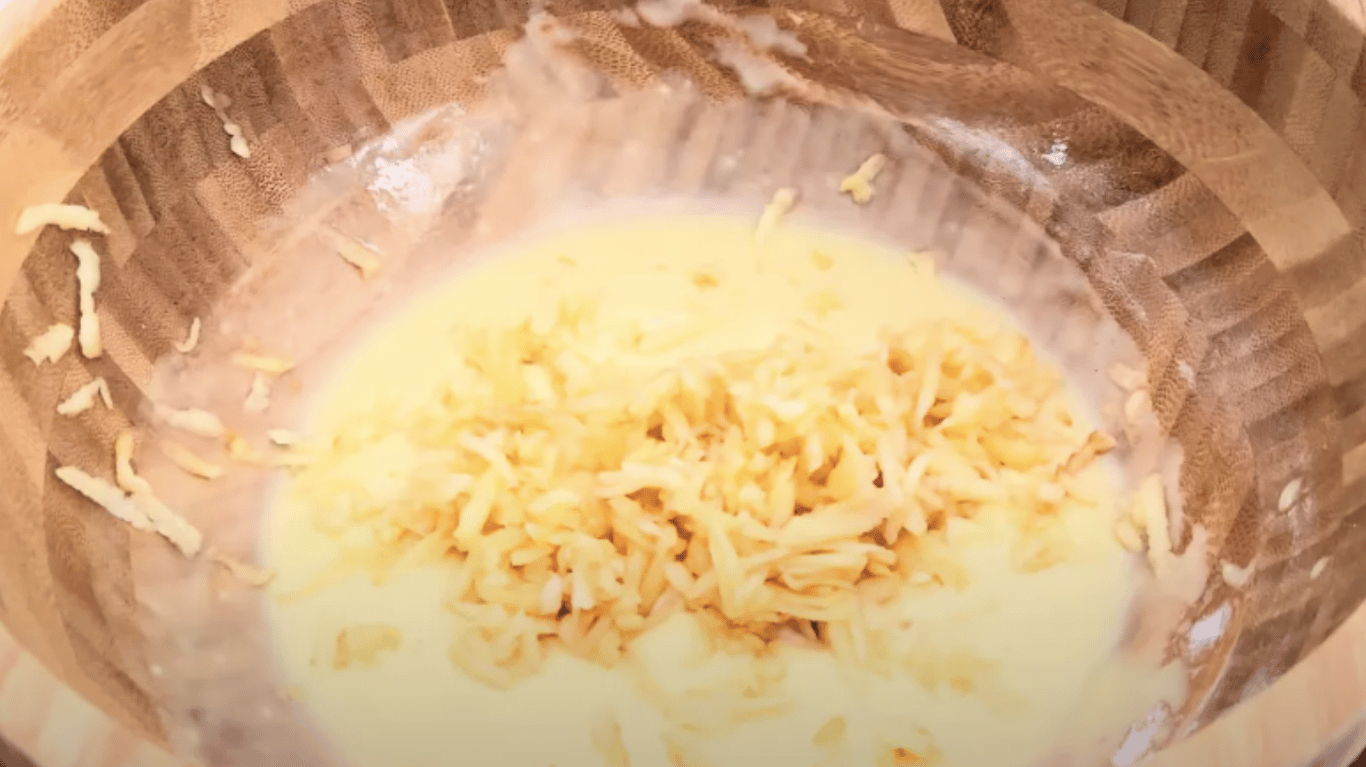 десерт з яблуками