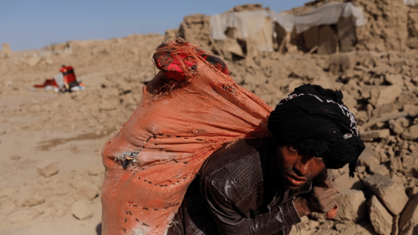 Афганістан досі оговтується від нищівного землетрусу: влада Талібану безсила