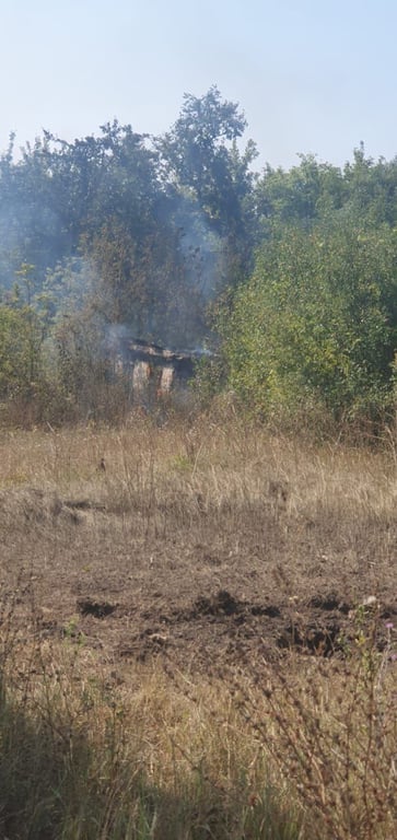 Окупанти другий день поспіль обстрілюють з артилерії прикордоння Харківщини — фото з місця - фото 2