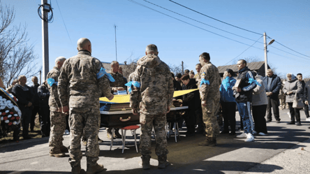 Законный представитель может получить деньги за семью погибшего воина - 285x160