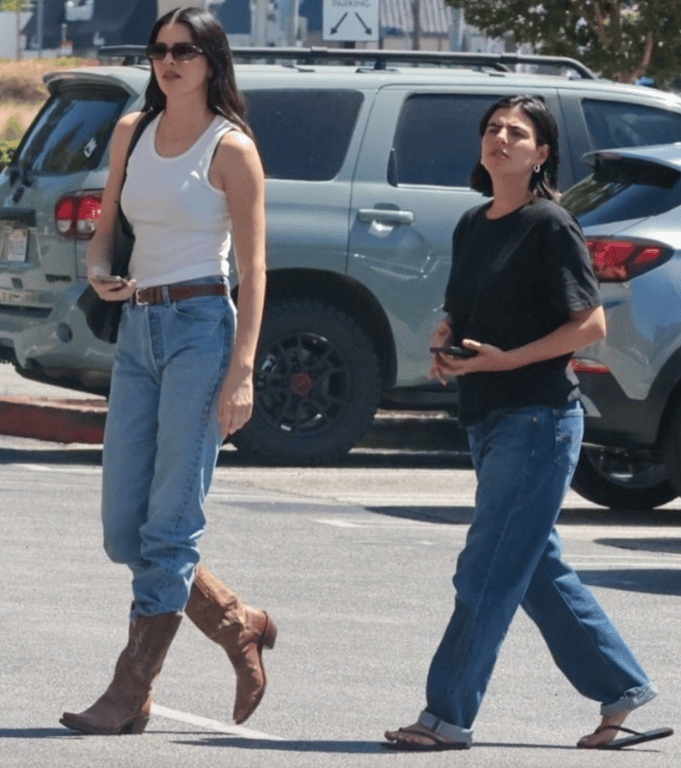 The look that is always appropriate